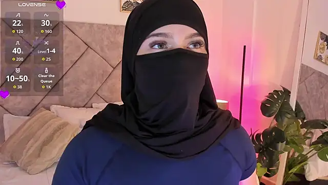 Snapshot of anna-henao chatting on 13, 10, 2025 anna-henao online show from 13, 10, 2025