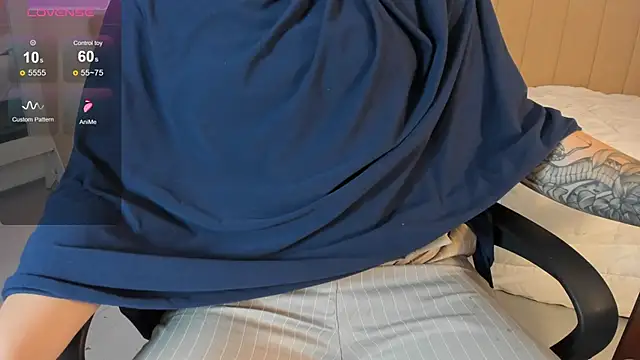 Snapshot of anna-henao chatting on 4, 3, 2025 anna-henao online show from 4, 3, 2025