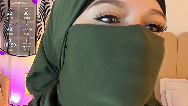 Snapshot of anna-henao chatting on 10, 9, 2025 anna-henao online show from 10, 9, 2025