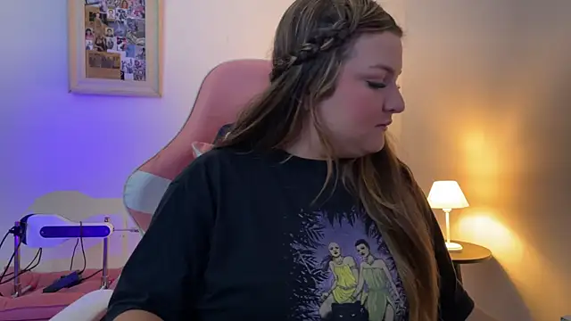 SweetPaige  online show from 22, 12, 2025