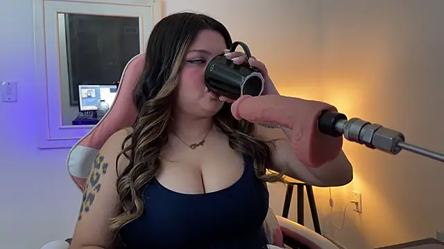 SweetPaige  online show from 6, 10, 2025