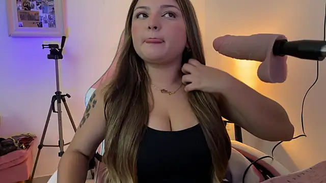 SweetPaige  online show from 23, 2, 2026