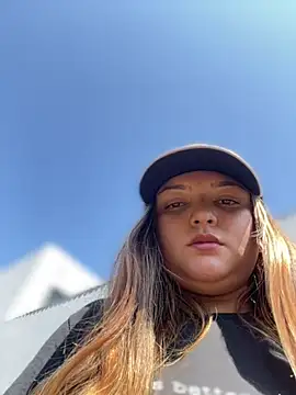 SweetPaige  online show from 27, 3, 2026