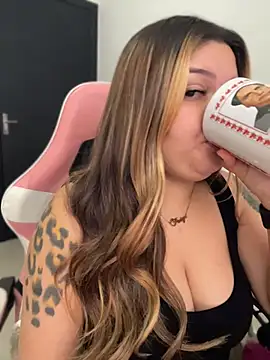 SweetPaige  online show from 1, 6, 2026