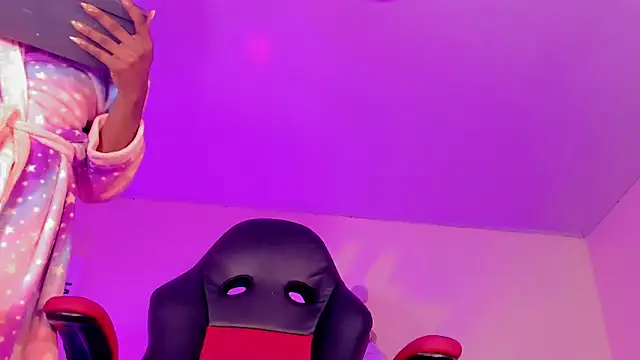 naomy  xx online show from 6, 2, 2026