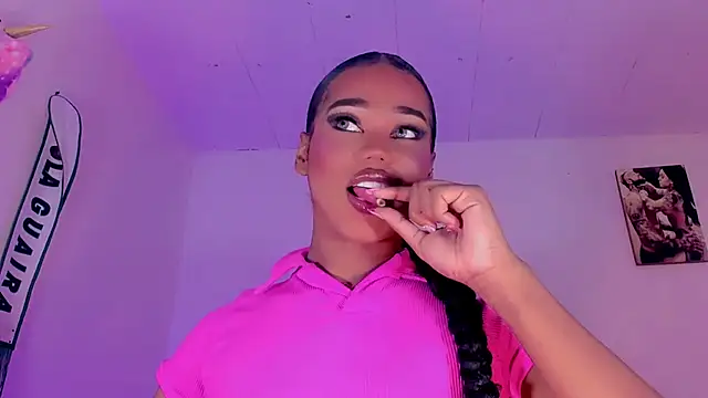 naomy  xx online show from 18, 10, 2025