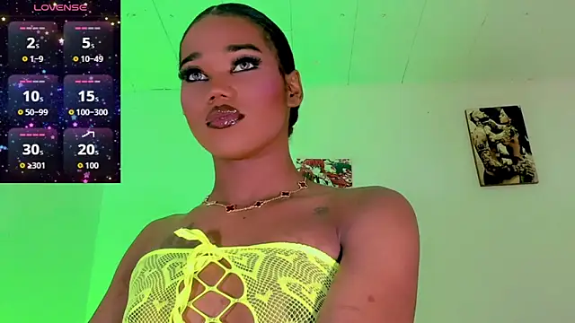 naomy  xx online show from 22, 10, 2025