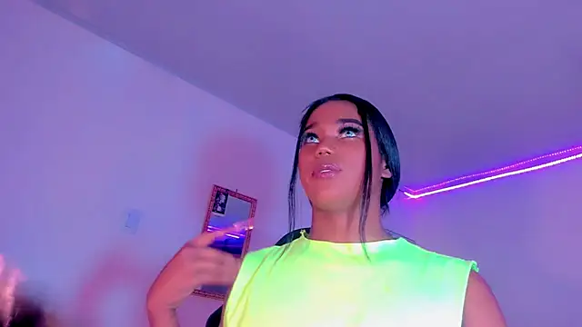 naomy  xx online show from 9, 3, 2025