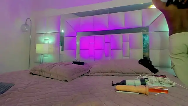 naomy  xx online show from 19, 3, 2025