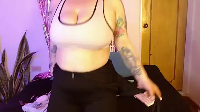 Snapshot of kittycatw chatting on 15, 10, 2025 kittycatw online show from 15, 10, 2025