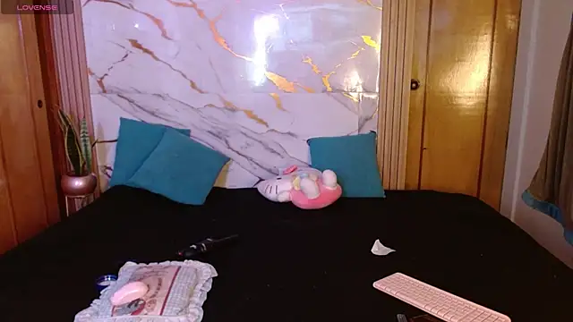 kittycatw online show from 2, 6, 2026
