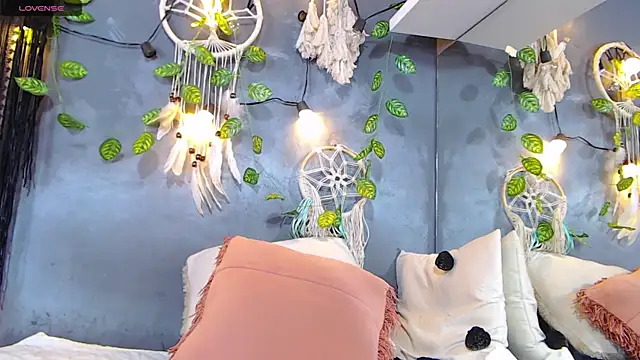 ItsVenuss online show from 13, 2, 2025