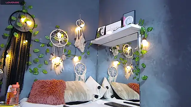 ItsVenuss online show from 14, 3, 2025