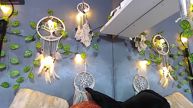 ItsVenuss online show from 25, 2, 2025