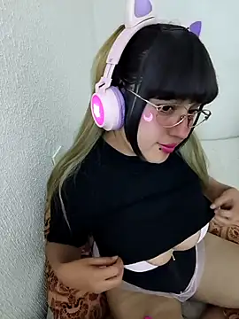 Derry Cooper online show from 5, 3, 2025