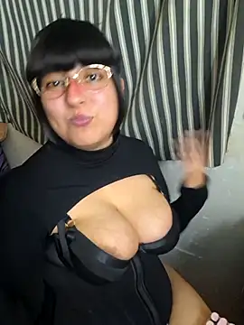 Derry Cooper online show from 4, 3, 2026