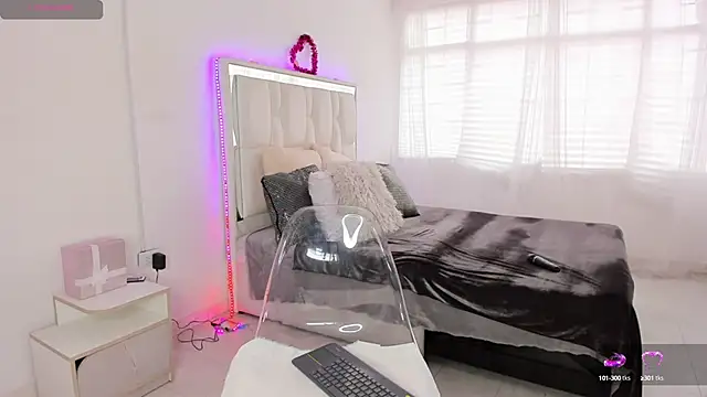 lucy Bensonn online show from 6, 12, 2024