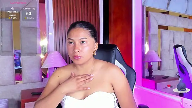 LinnaGardenia online show from 12, 3, 2026