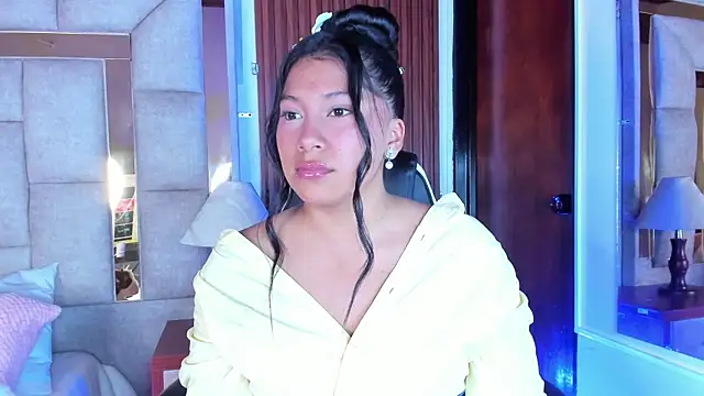 Snapshot of LinnaGardenia chatting on 22, 12, 2025 LinnaGardenia online show from 22, 12, 2025