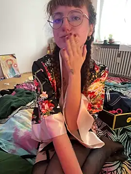 Snapshot of _foxygirl_ chatting on 21, 10, 2025 foxygirl online show from 21, 10, 2025