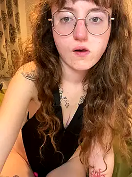 Snapshot of _foxygirl_ chatting on 24, 11, 2025 foxygirl online show from 24, 11, 2025