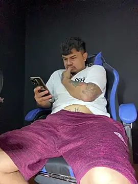 Snapshot of DickMasterfindom chatting on 11, 7, 2026 DickMasterfindom online show from 11, 7, 2026