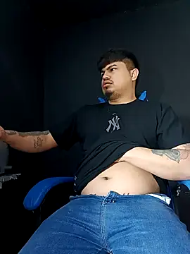 Snapshot of DickMasterfindom chatting on 12, 2, 2026 DickMasterfindom online show from 12, 2, 2026