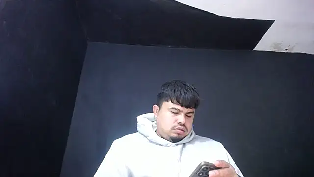 Snapshot of DickMasterfindom chatting on 8, 6, 2026 DickMasterfindom online show from 8, 6, 2026