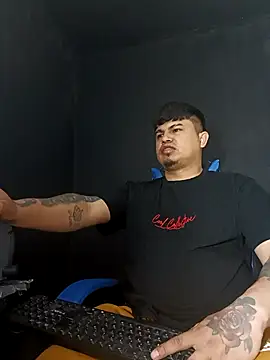 Snapshot of DickMasterfindom chatting on 2, 2, 2026 DickMasterfindom online show from 2, 2, 2026