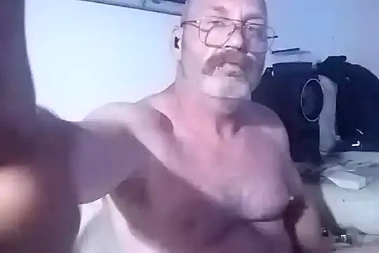 iambradz online show from 8, 3, 2025