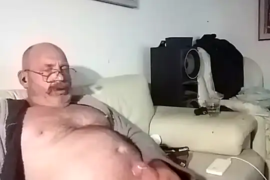 iambradz online show from 8, 3, 2025