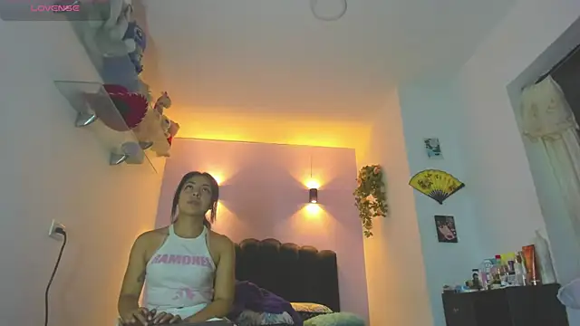 Snapshot of Sofia_Clauss_ chatting on 4, 7, 2026 Sofia Clauss online show from 4, 7, 2026