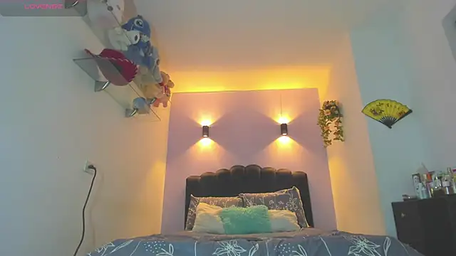 Sofia Clauss  online show from 29, 5, 2026
