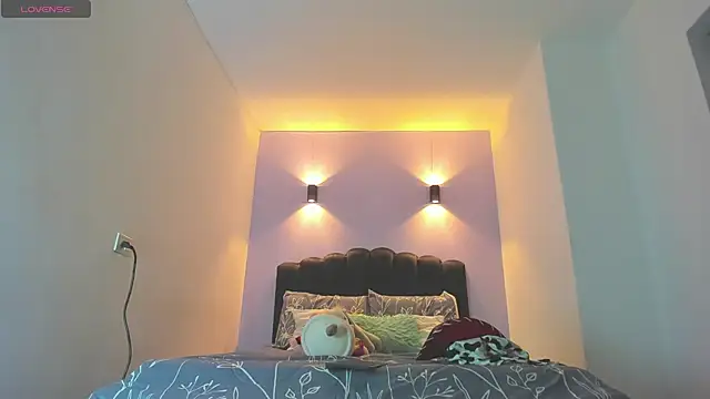 Snapshot of Sofia_Clauss_ chatting on 2, 11, 2025 Sofia Clauss online show from 2, 11, 2025