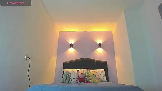 Snapshot of Sofia_Clauss_ chatting on 12, 11, 2025 Sofia Clauss online show from 12, 11, 2025