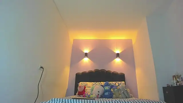 Sofia Clauss  online show from 6, 5, 2026