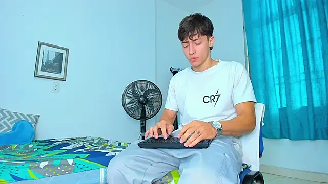 Snapshot of AlessandroDybala chatting on 4, 2, 2026 AlessandroDybala online show from 4, 2, 2026