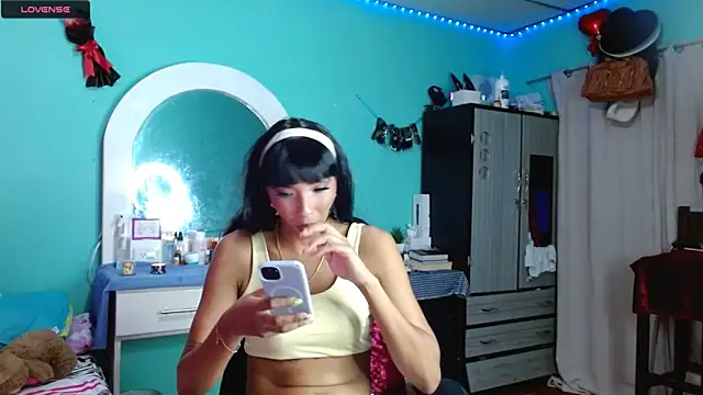 sensitive brunette online show from 14, 11, 2025