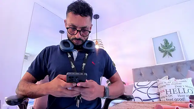 Tom cooper  online show from 8, 11, 2025