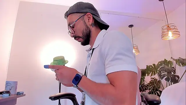 Tom cooper  online show from 13, 11, 2025