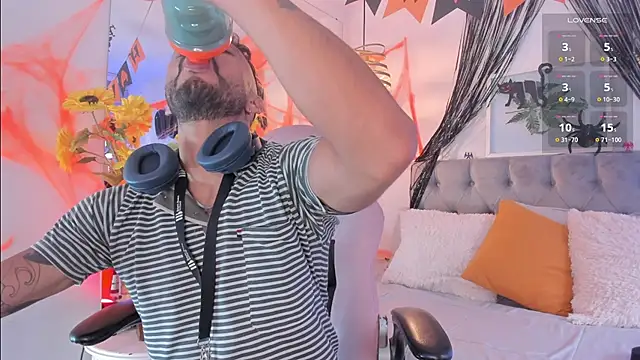 Tom cooper  online show from 16, 10, 2025