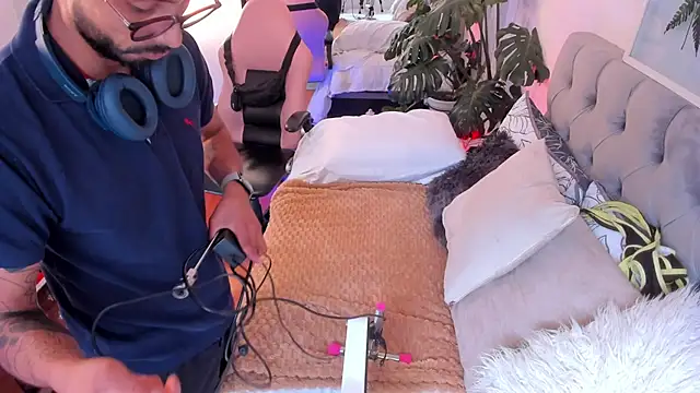 Tom cooper  online show from 18, 11, 2025