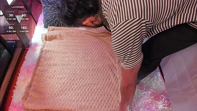 Tom cooper  online show from 7, 10, 2025