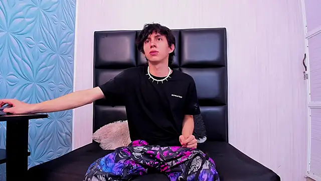 JeanRam18 online show from 25, 2, 2025