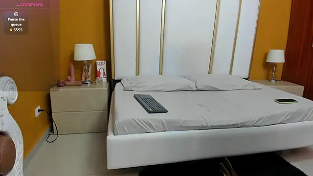 FOXYRIVER  online show from 25, 3, 2026