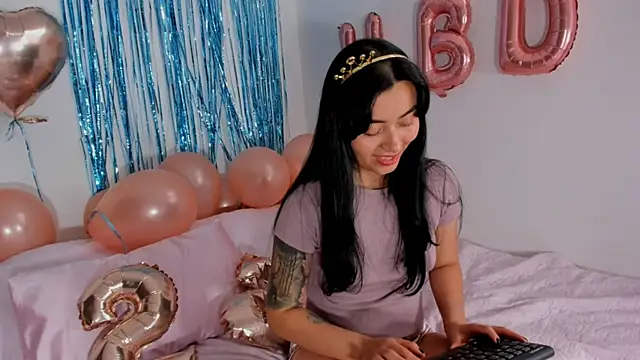 Lauren A online show from 2, 12, 2025