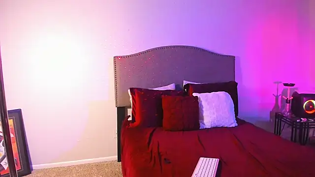 Snapshot of yiauana chatting on 12, 11, 2025 yiauana online show from 12, 11, 2025