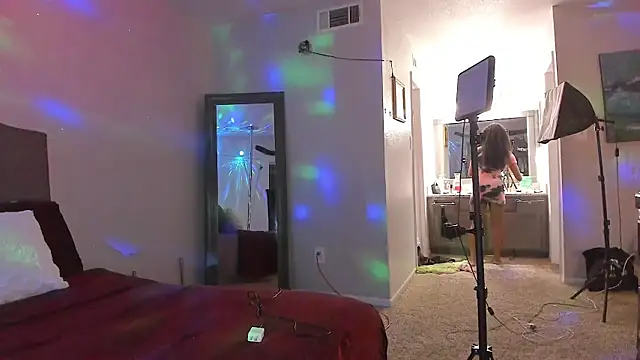 yiauana online show from 31, 3, 2026