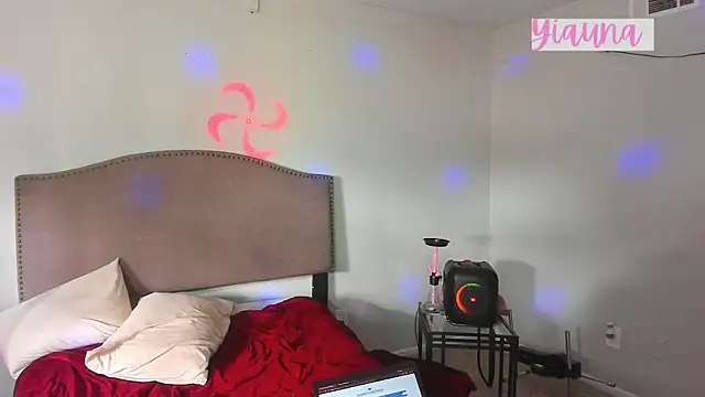 Snapshot of yiauana chatting on 21, 11, 2025 yiauana online show from 21, 11, 2025