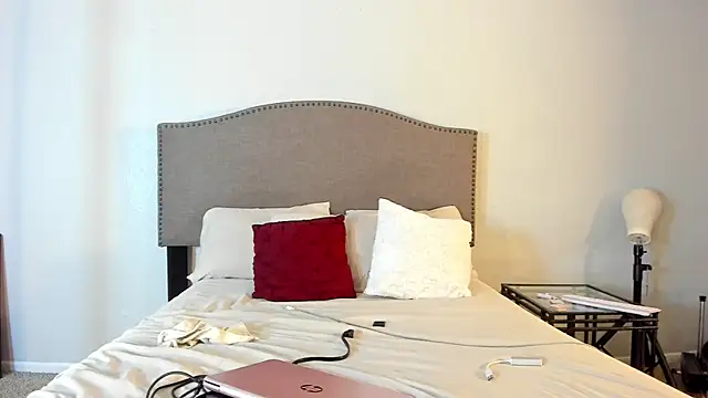 Snapshot of yiauana chatting on 5, 10, 2025 yiauana online show from 5, 10, 2025